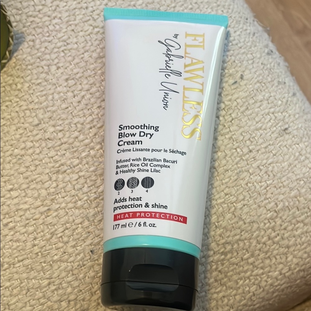 Flawless Smoothing Blow Dry Cream